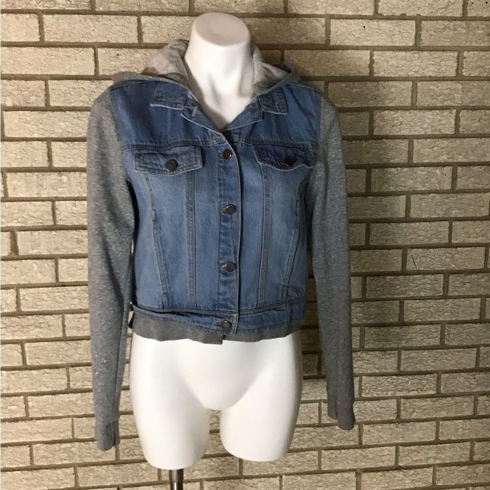 Seventeen denim and sweat shirt jacket size large.